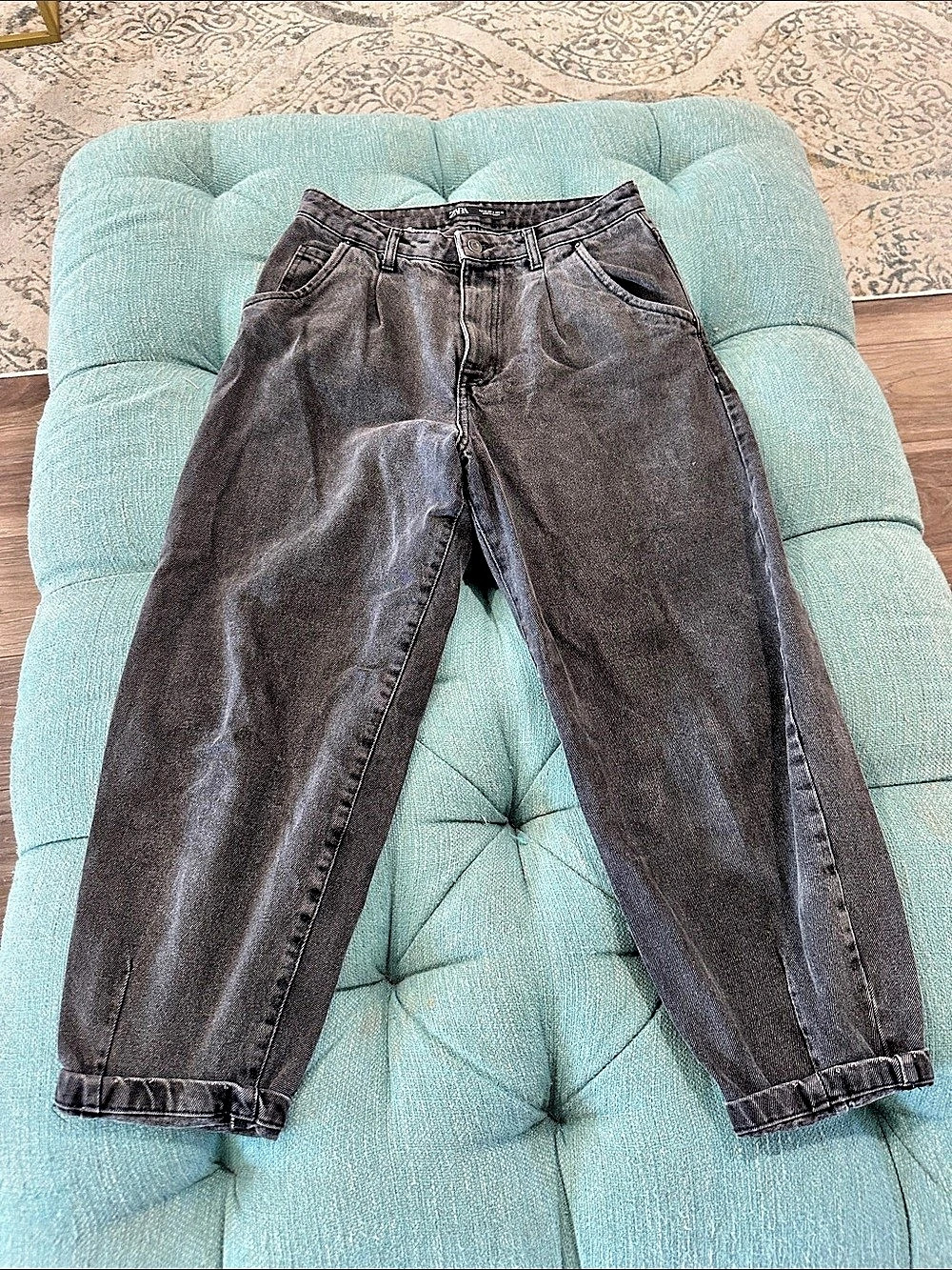 Zara Barrel Leg Jeans in Black - size 6